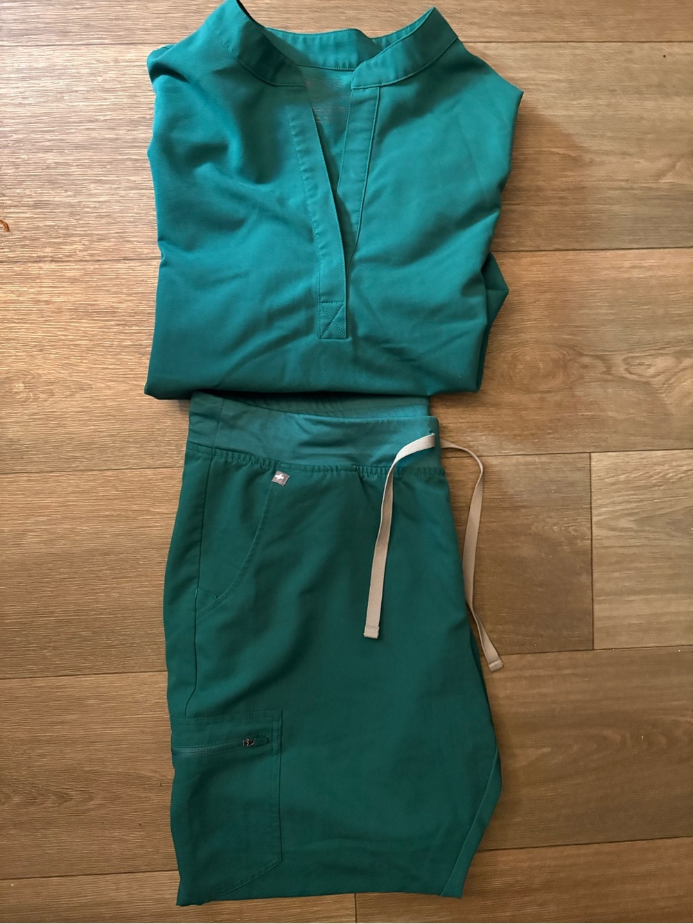FIGS Teal Green Scrub Top & Jogger Pants Set XL